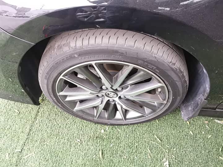 Фото 23 - Toyota Camry