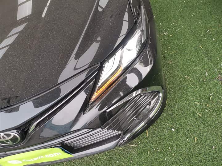 Фото 24 - Toyota Camry