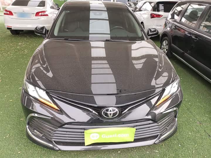 Фото 3 - Toyota Camry