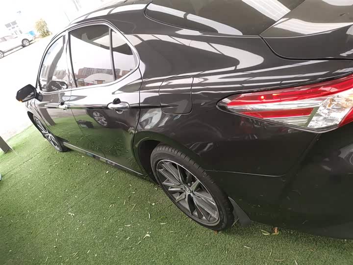 Фото 5 - Toyota Camry