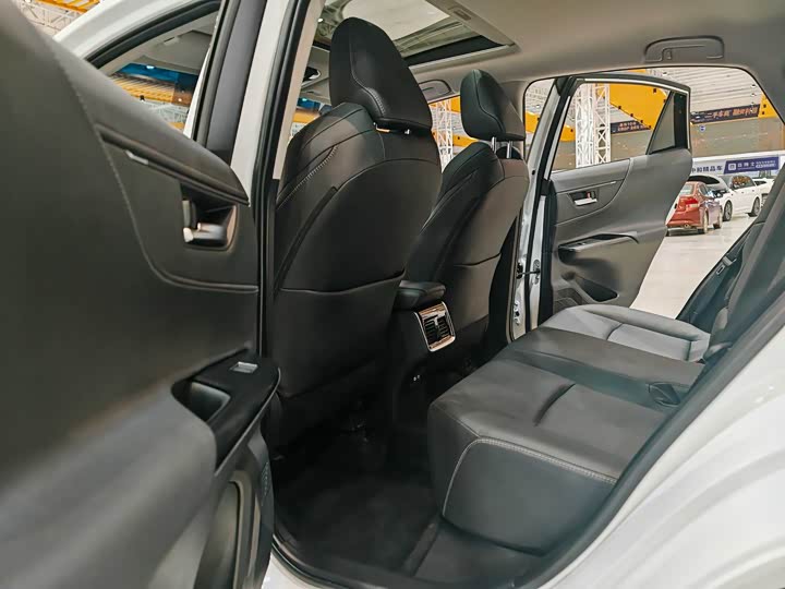 Фото 13 - Toyota Venza