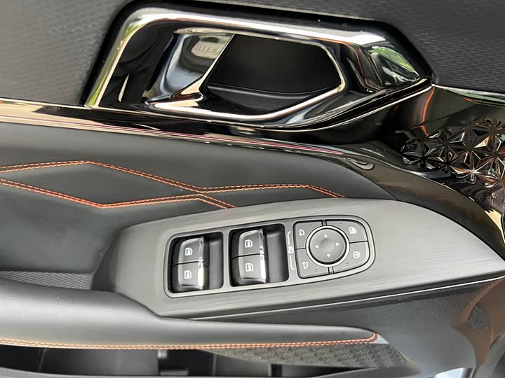 Фото 5 - Haval F7 (Monster)