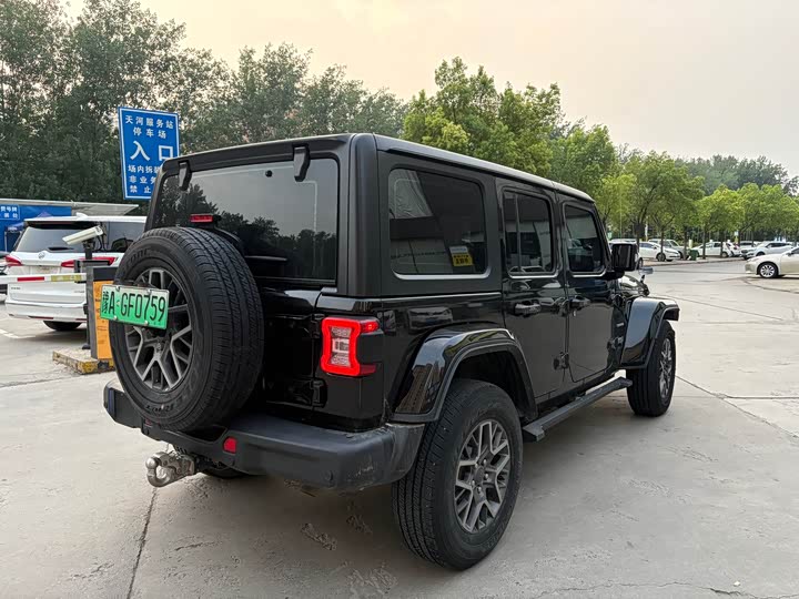 Фото 5 - Jeep Wrangler Hybrid