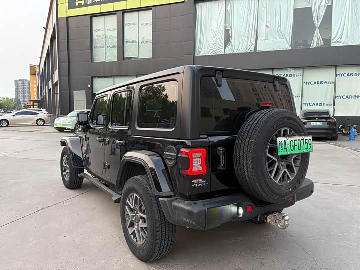 Фото 7 - Jeep Wrangler Hybrid