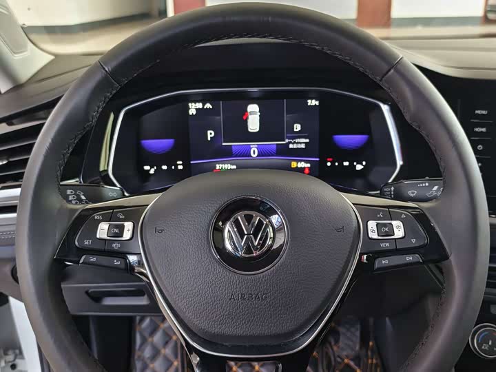 Фото 11 - Volkswagen Sagitar L