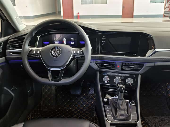 Фото 13 - Volkswagen Sagitar L