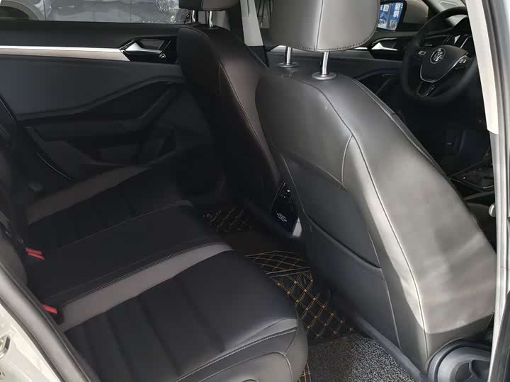 Фото 17 - Volkswagen Sagitar L