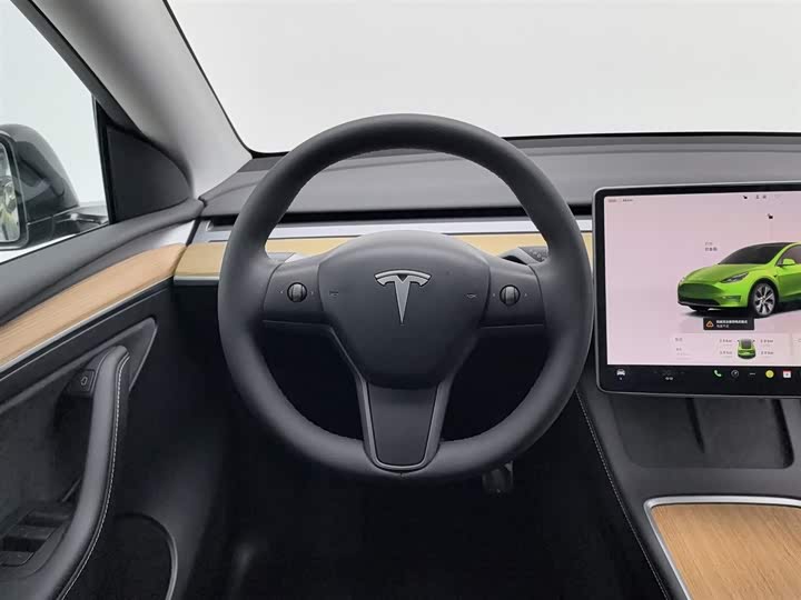 Фото 11 - Tesla Model Y