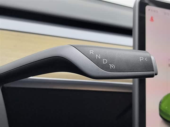 Фото 13 - Tesla Model Y