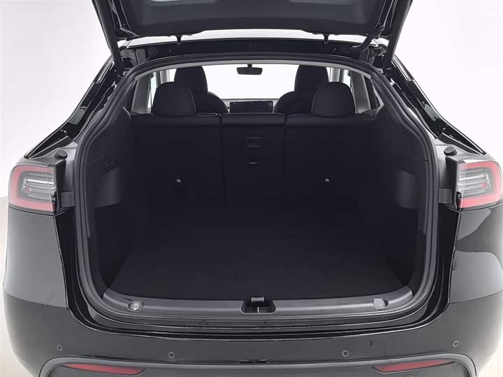 Фото 16 - Tesla Model Y