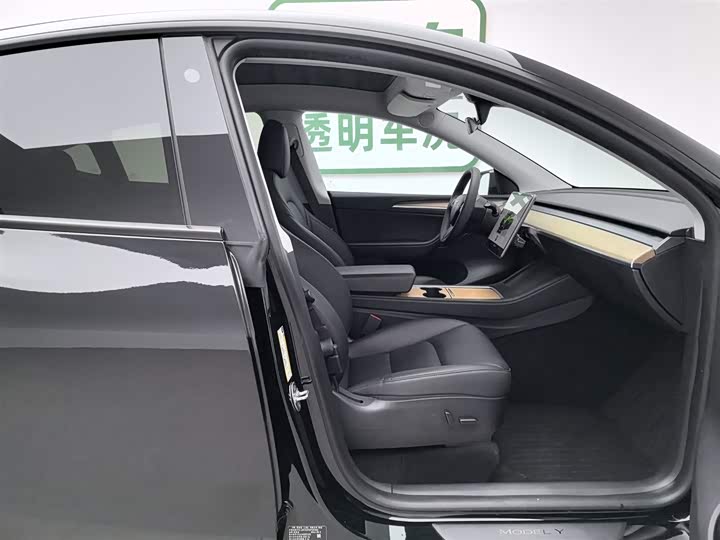 Фото 23 - Tesla Model Y