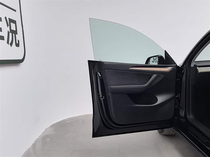 Фото 8 - Tesla Model Y