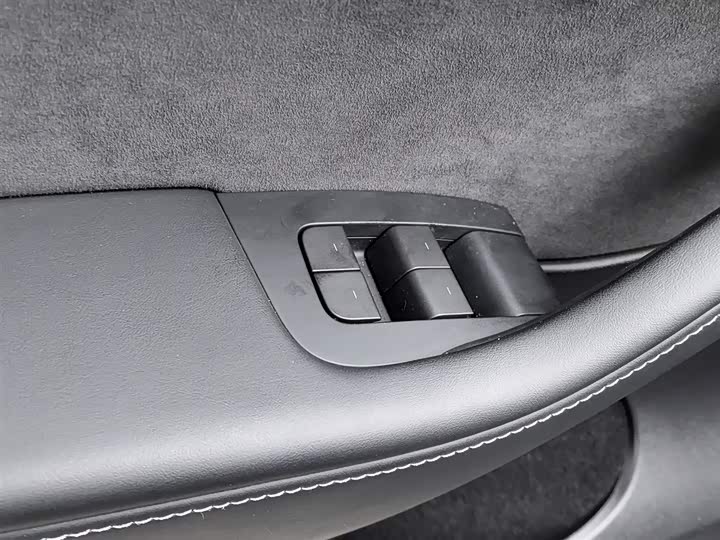 Фото 9 - Tesla Model Y