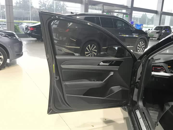 Фото 7 - Volkswagen Lavida