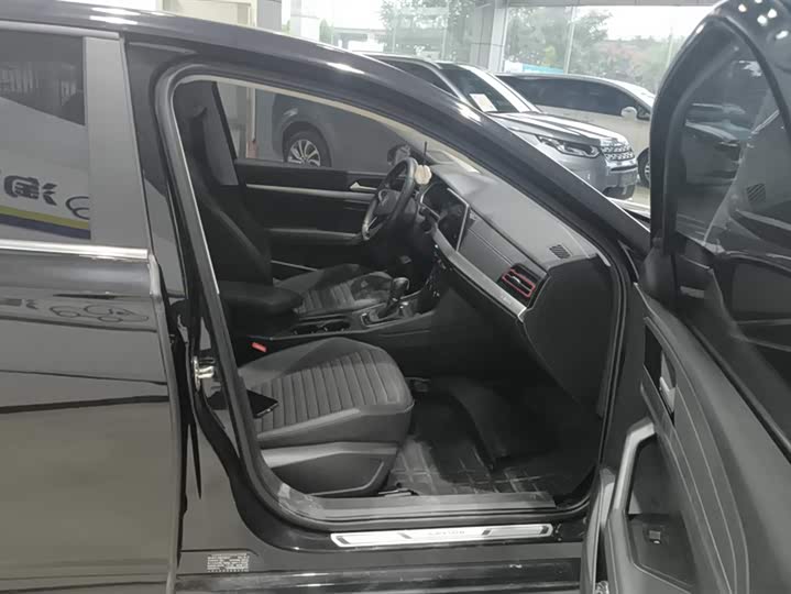 Фото 8 - Volkswagen Lavida