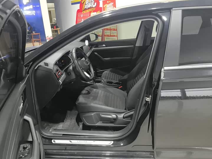 Фото 9 - Volkswagen Lavida