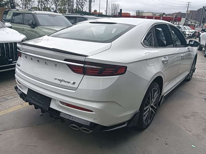 Фото 13 - Geely Preface