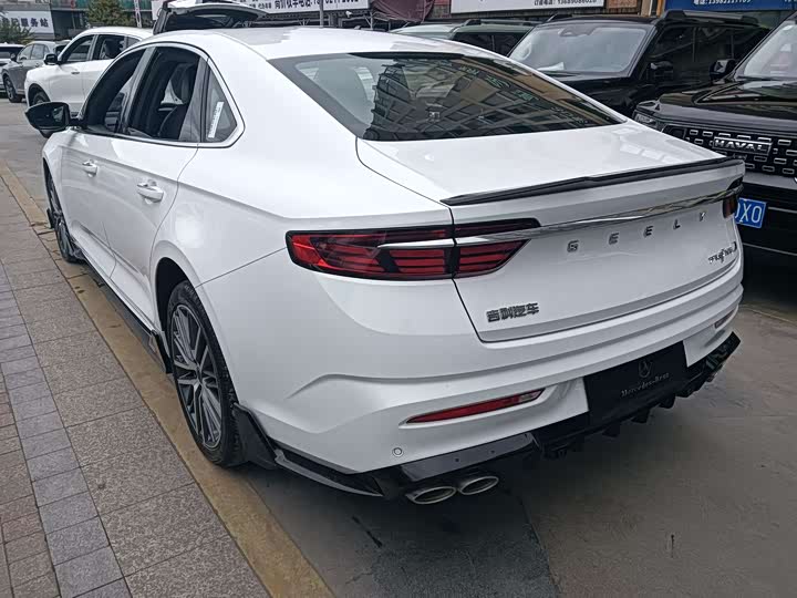 Фото 14 - Geely Preface