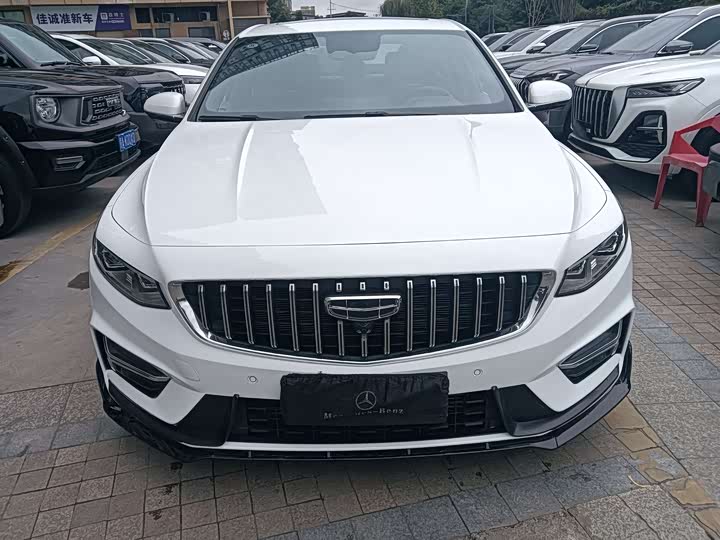 Фото 2 - Geely Preface