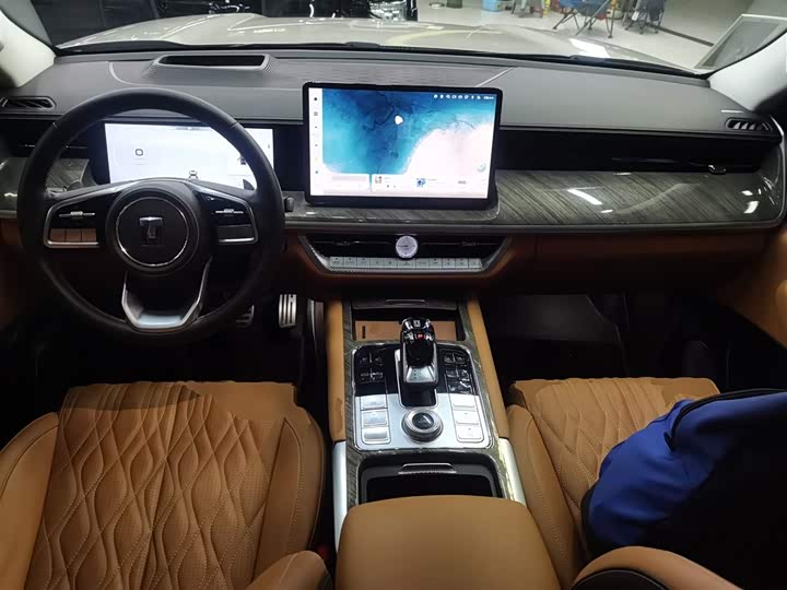 Фото 10 - Tank 500 Hybrid