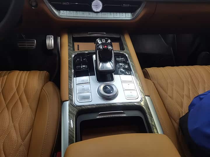 Фото 14 - Tank 500 Hybrid