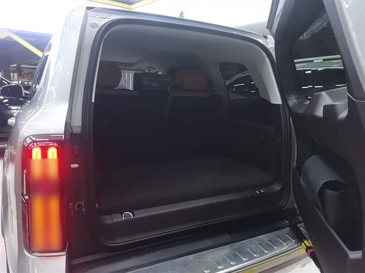 Фото 19 - Tank 500 Hybrid