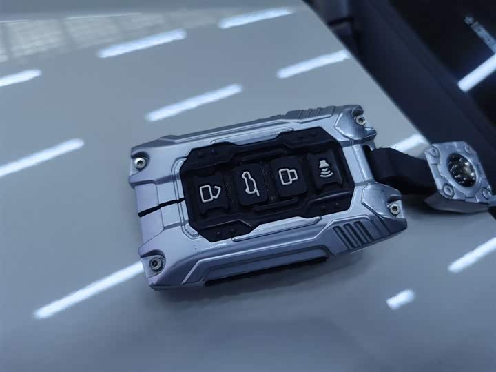 Фото 9 - Tank 500 Hybrid