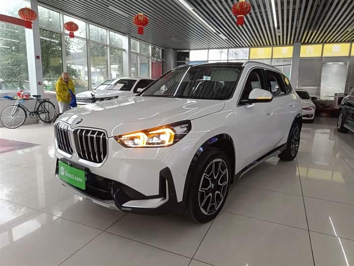 Фото 2 - BMW X1