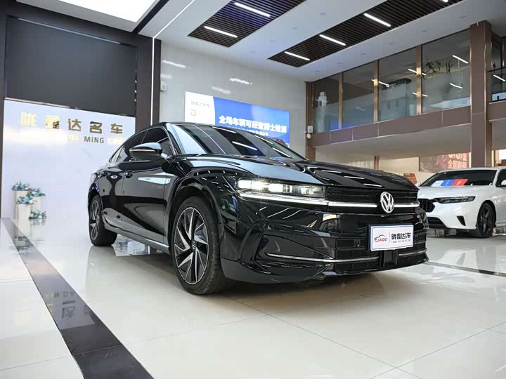 Фото 3 - Volkswagen Magotan