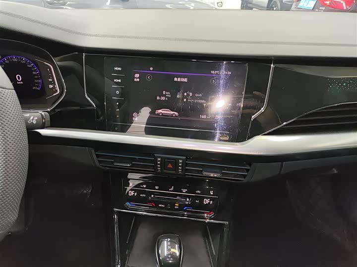 Фото 13 - Volkswagen Passat