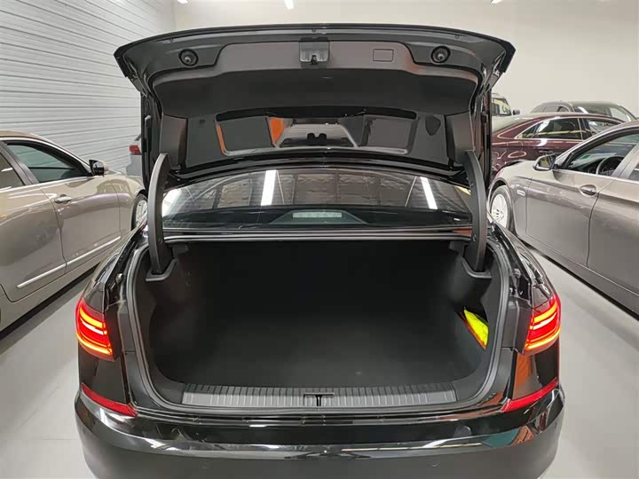 Фото 19 - Volkswagen Passat