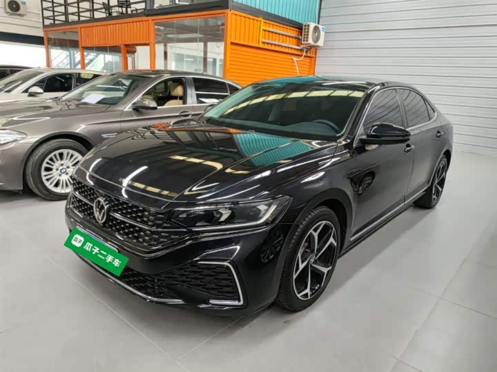 Фото 2 - Volkswagen Passat