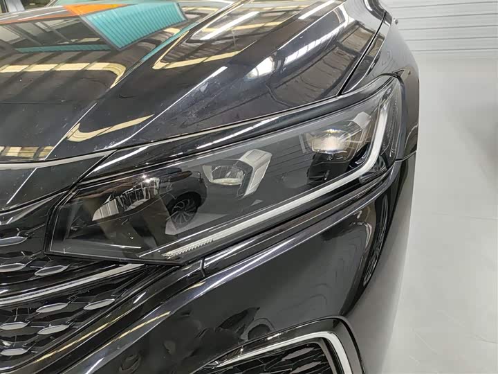 Фото 24 - Volkswagen Passat