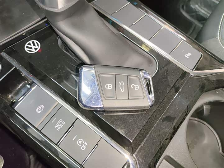 Фото 9 - Volkswagen Passat