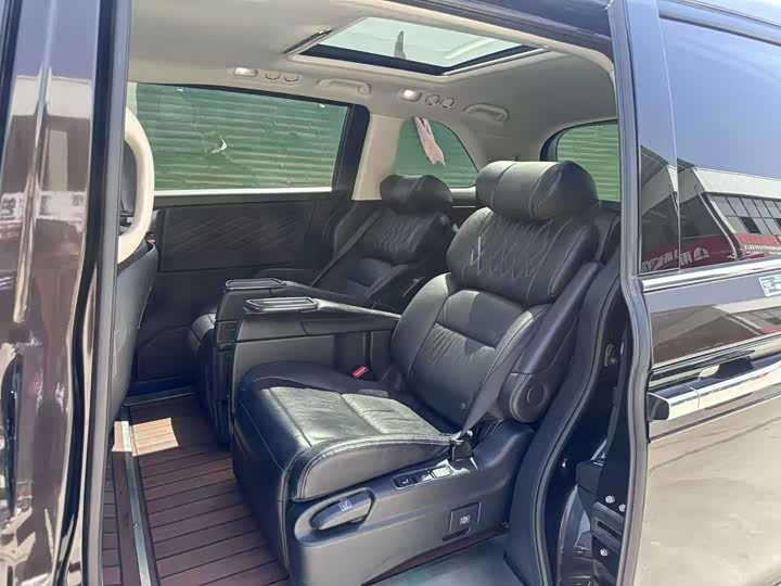 Фото 9 - Honda Elysion