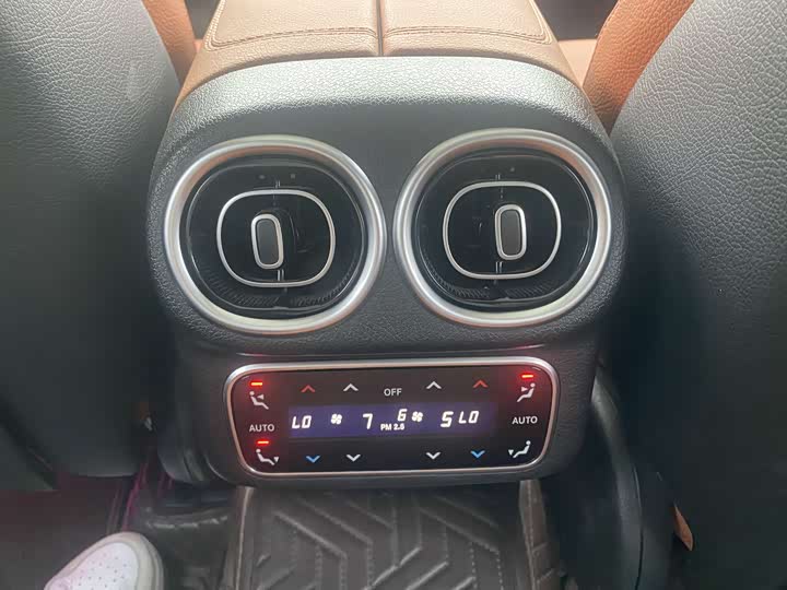 Фото 6 - Mercedes-Benz GLC-Class