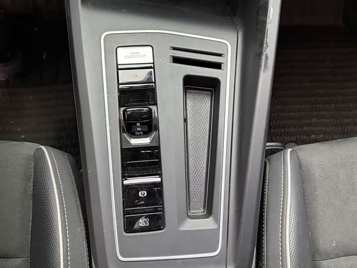 Фото 13 - Volkswagen Golf