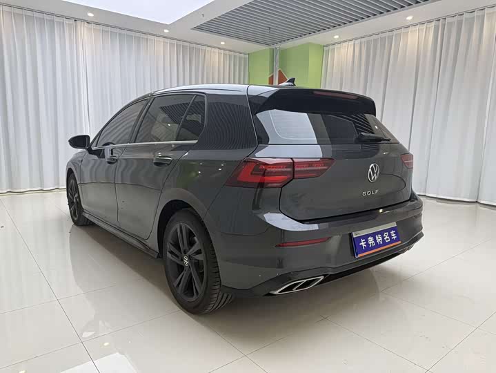 Фото 19 - Volkswagen Golf