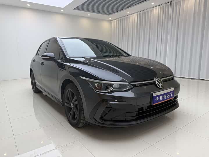 Фото 3 - Volkswagen Golf