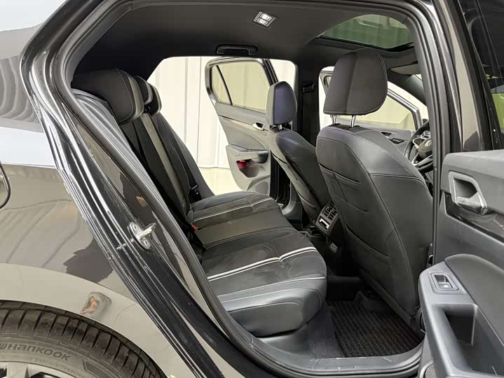 Фото 7 - Volkswagen Golf