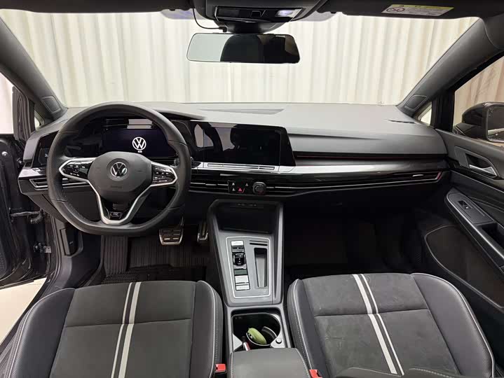 Фото 9 - Volkswagen Golf