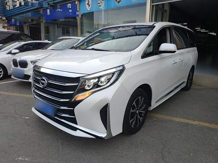 Фото 2 - GAC Trumpchi M8
