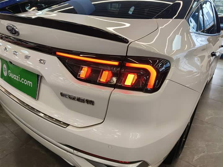 Фото 8 - Ford Mondeo