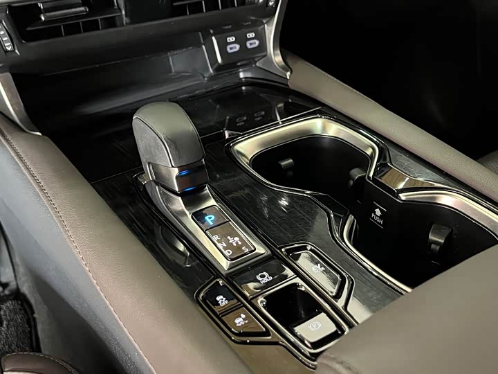 Фото 12 - Lexus RX