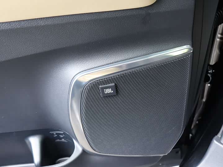 Фото 16 - Toyota Alphard