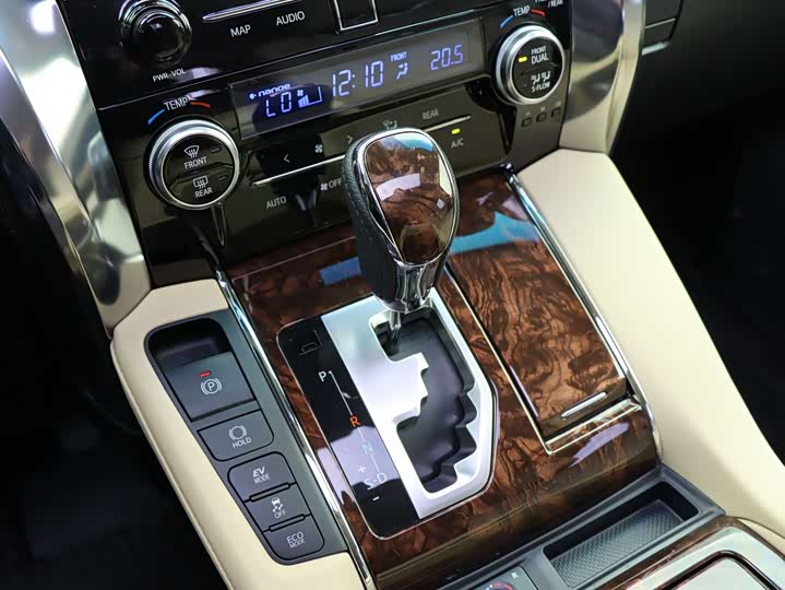 Фото 17 - Toyota Alphard