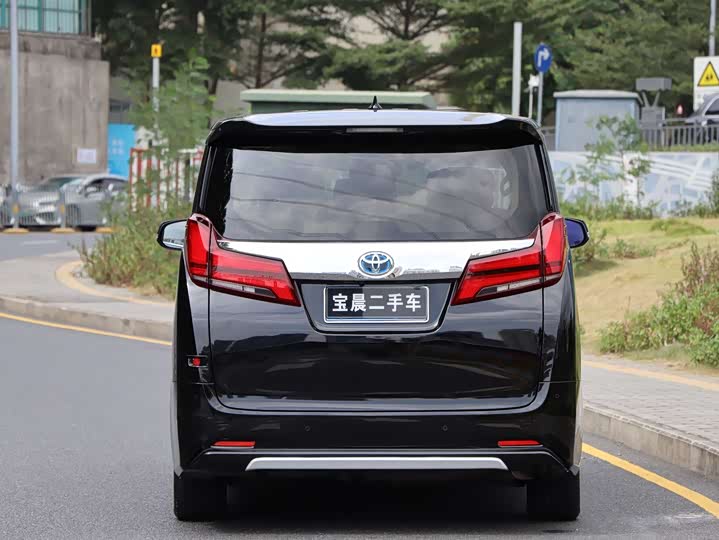 Фото 5 - Toyota Alphard