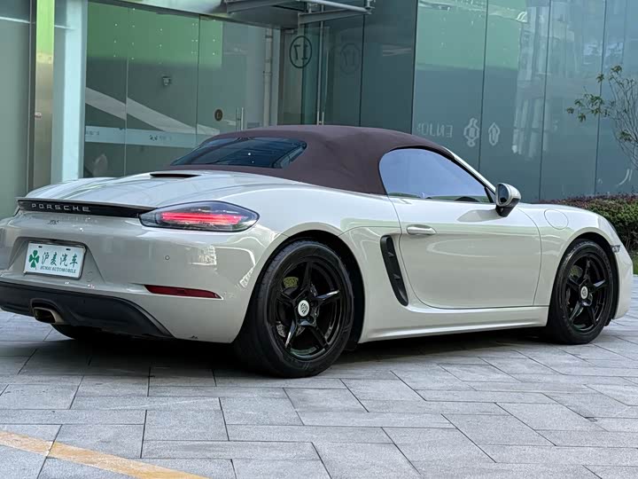 Фото 24 - Porsche 718