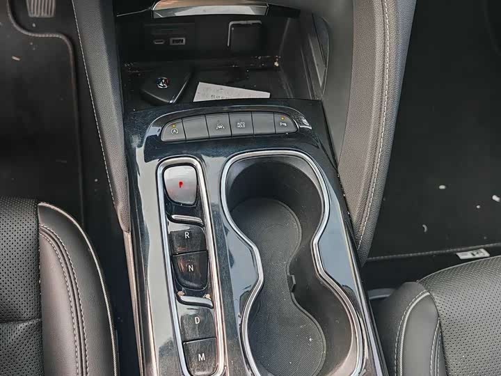 Фото 9 - Buick Envision Plus