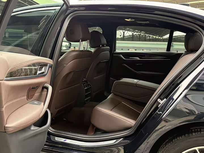 Фото 10 - BMW 5 Series